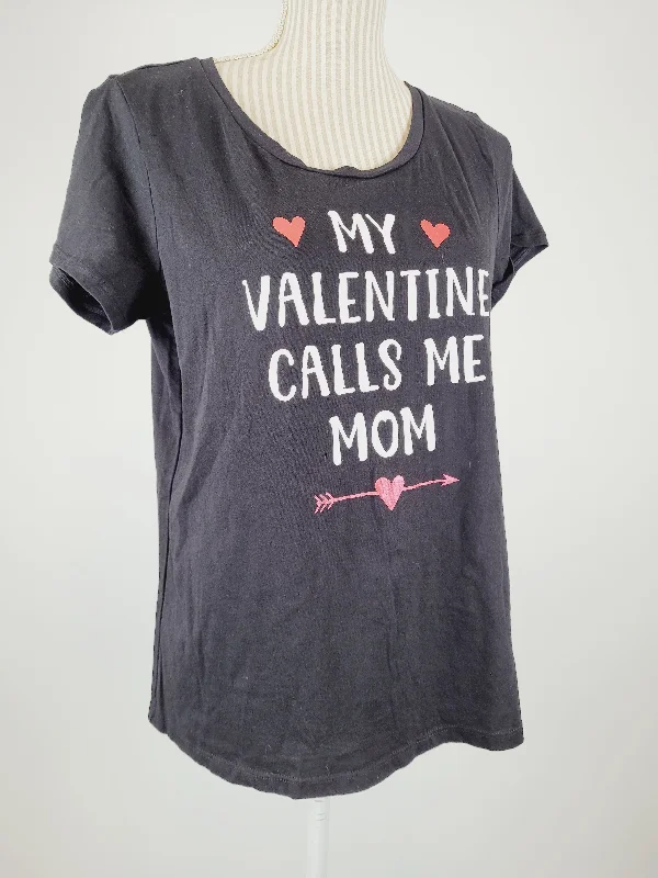 MY VALENTINE CALLS ME MOM TSHIRT LADIES LARGE PRE-LOVED-- Notch Collar Peter Pan Collar Cowl Neck
