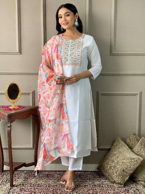 Women's Chanderi Kurta Pant Dupatta Set - Ariya Prints Chic Capri Pants